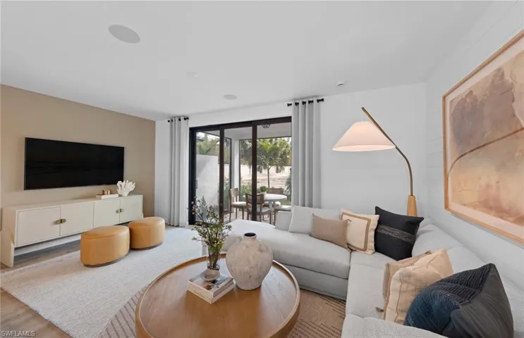 Interior photos are of a staged model home. Illustration purposes only. Options may vary.
