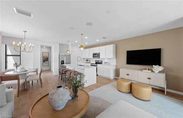 Interior photos are of a staged model home. Illustration purposes only. Options may vary.