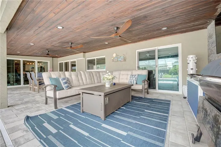 1820 36th Ter, Cape Coral, Florida 33904