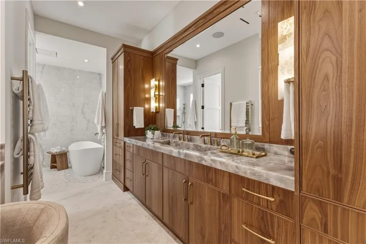 1079 Diana Ave, Naples, Florida 34103