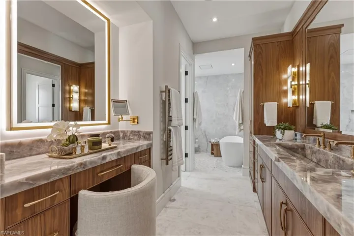 1079 Diana Ave, Naples, Florida 34103