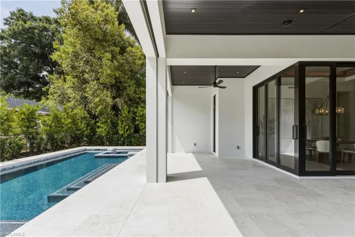 1079 Diana Ave, Naples, Florida 34103