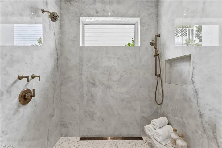 1079 Diana Ave, Naples, Florida 34103