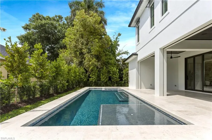 1079 Diana Ave, Naples, Florida 34103