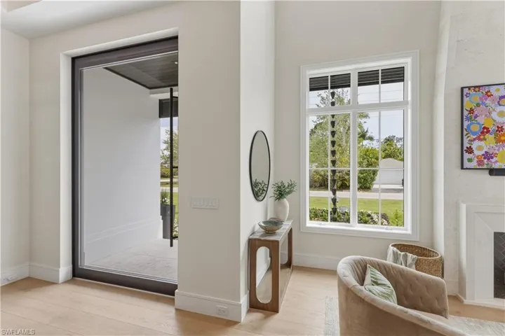 1079 Diana Ave, Naples, Florida 34103