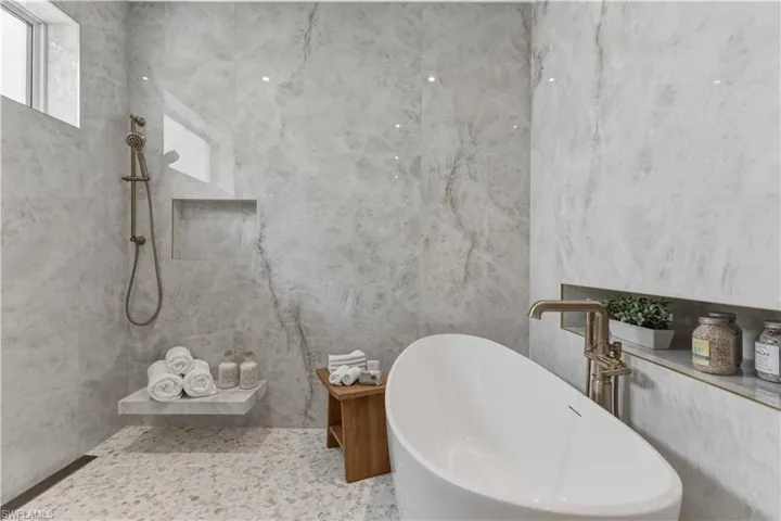 1079 Diana Ave, Naples, Florida 34103