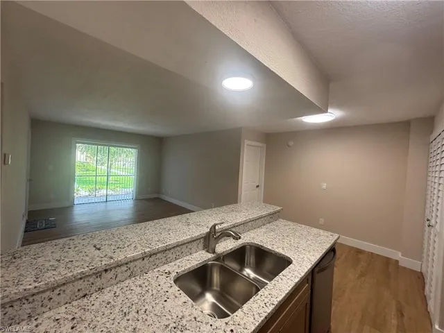 5305  Summerlin  RD, Fort Myers, FL 33919