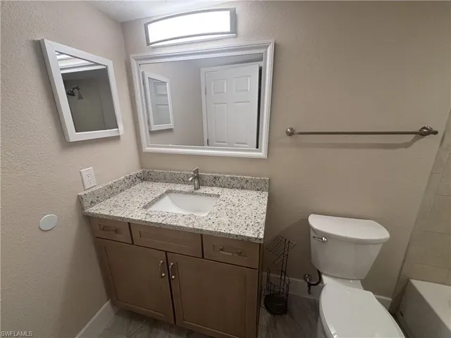 5305  Summerlin  RD, Fort Myers, FL 33919