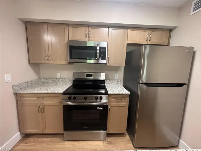 5305  Summerlin  RD, Fort Myers, FL 33919