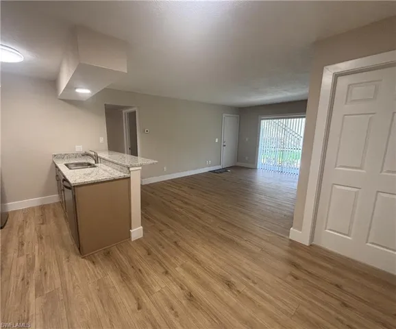 5305  Summerlin  RD, Fort Myers, FL 33919