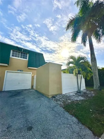 5826 Whiting Ct, Fort Myers, Florida 33919