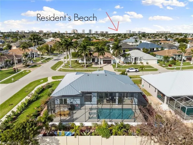 Bird's eye view with Resident's Beach in background