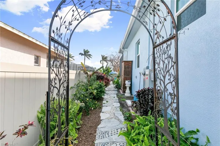 side yard