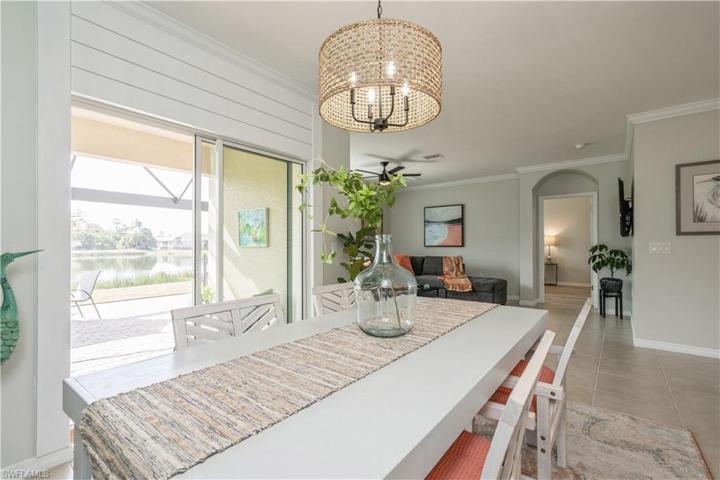 Dining area with sliders to lanai