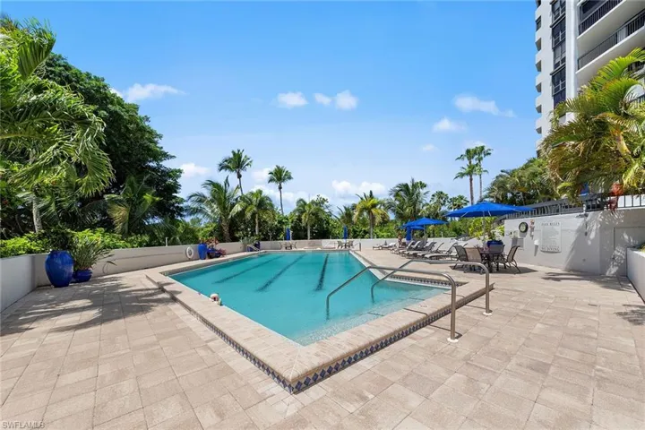 6001  Pelican Bay  BLVD, Naples, FL 34108