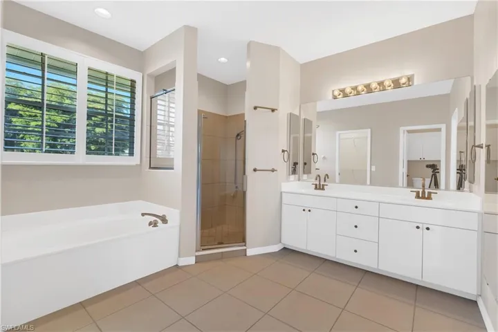 7894 Sandel Wood Cir W, Fort Myers, Florida 33908