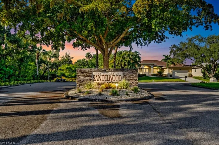 7894 Sandel Wood Cir W, Fort Myers, Florida 33908