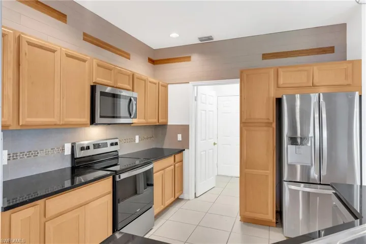7894 Sandel Wood Cir W, Fort Myers, Florida 33908