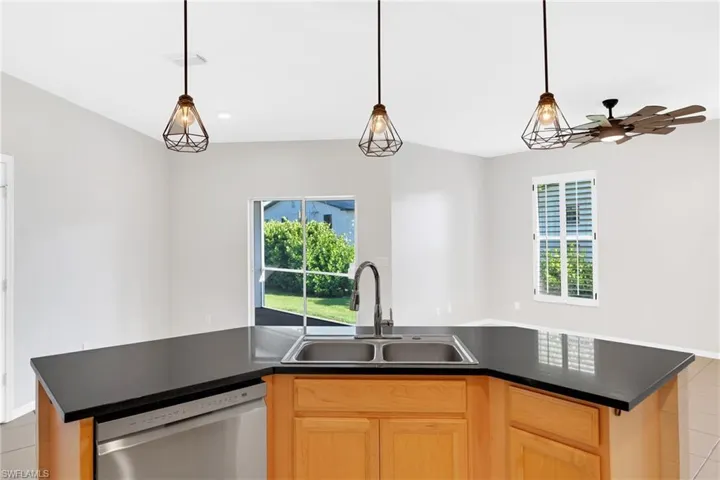 7894 Sandel Wood Cir W, Fort Myers, Florida 33908
