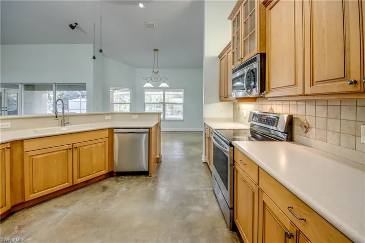2511 Nw 29th Ter, Cape Coral, Florida 33993