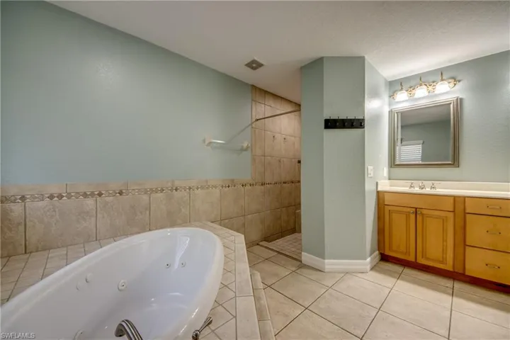 2511 Nw 29th Ter, Cape Coral, Florida 33993