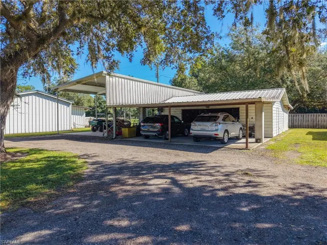 Pole barn/garage - 4419 Loblolly Bay Road, LaBelle, FL 33935