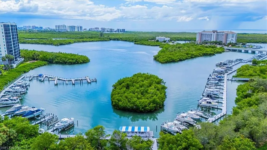 Tarpon Club Boat Slips Available for sale or for rent