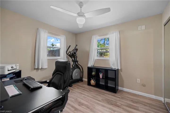 811 Entrada DR N, FORT MYERS FL 33919