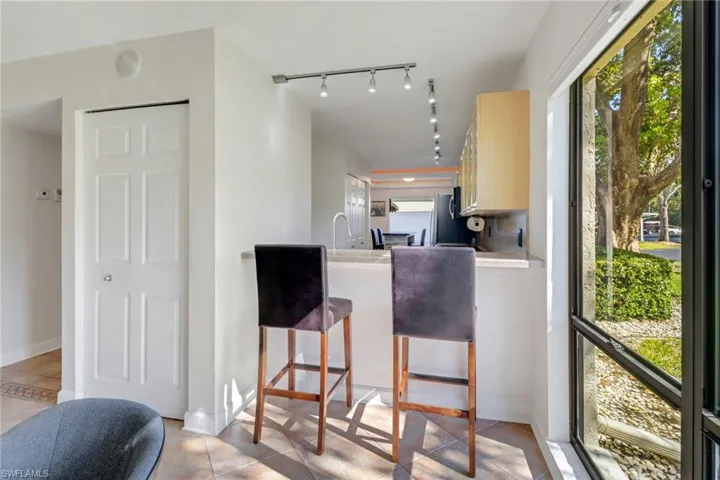 Breakfast bar