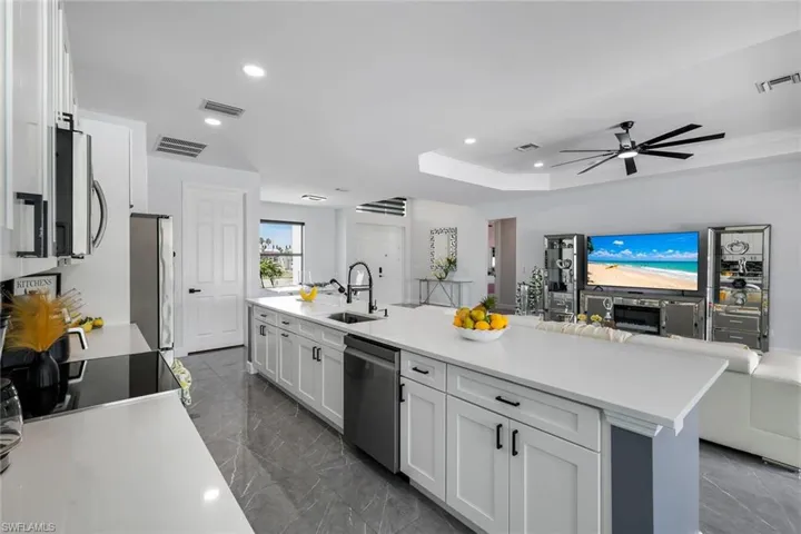2419 Country Club Blvd, Cape Coral, Florida 33990