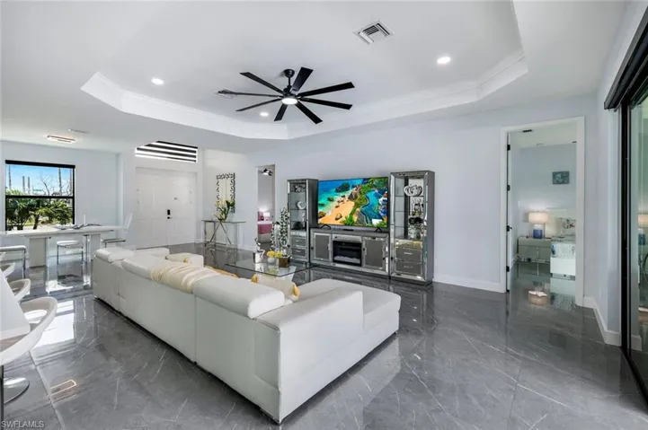 2419 Country Club Blvd, Cape Coral, Florida 33990