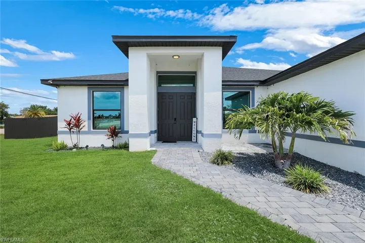 2419 Country Club Blvd, Cape Coral, Florida 33990