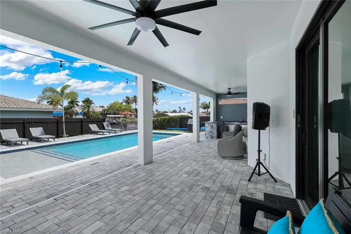 2419 Country Club Blvd, Cape Coral, Florida 33990