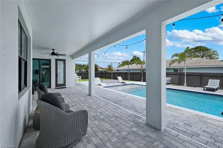 2419 Country Club Blvd, Cape Coral, Florida 33990