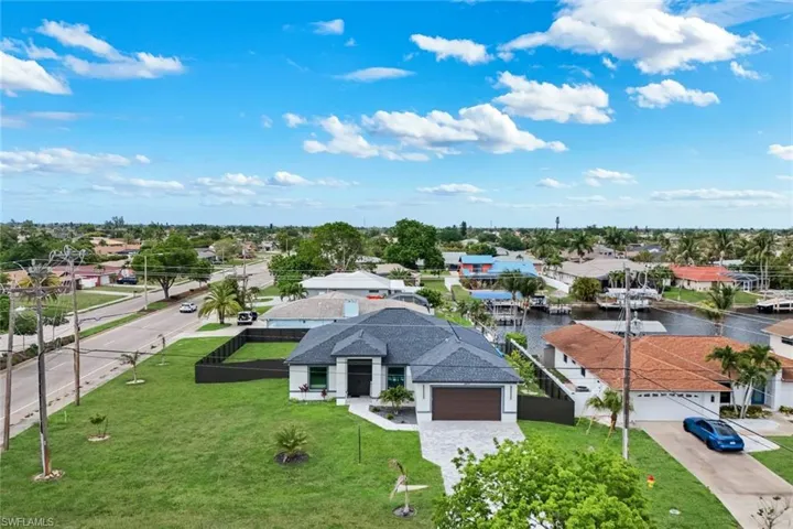 2419 Country Club Blvd, Cape Coral, Florida 33990