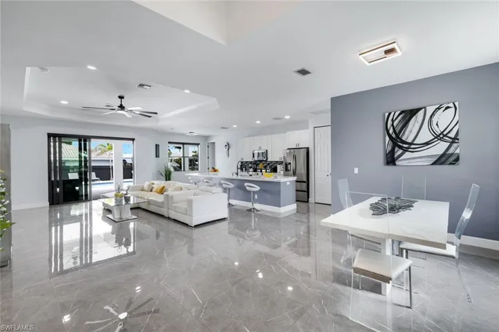2419 Country Club Blvd, Cape Coral, Florida 33990