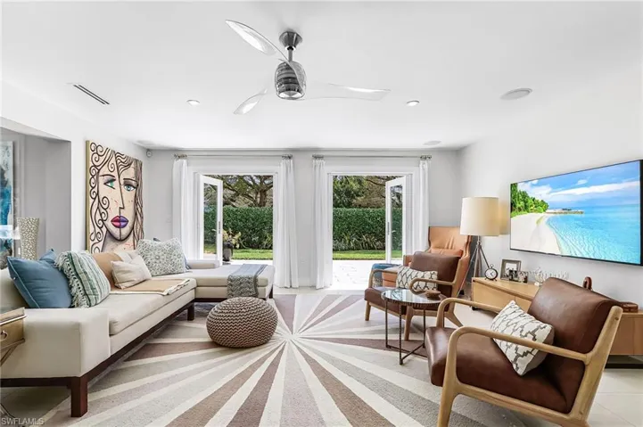 Living room with a ceiling fan