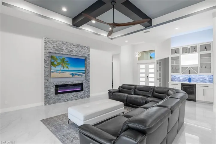 5015 Pelican BLVD, CAPE CORAL FL 33914