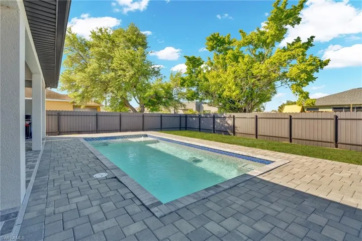 118 NW 2nd  AVE, Cape Coral, FL 33993