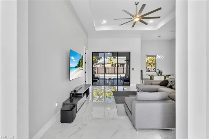 118 NW 2nd  AVE, Cape Coral, FL 33993