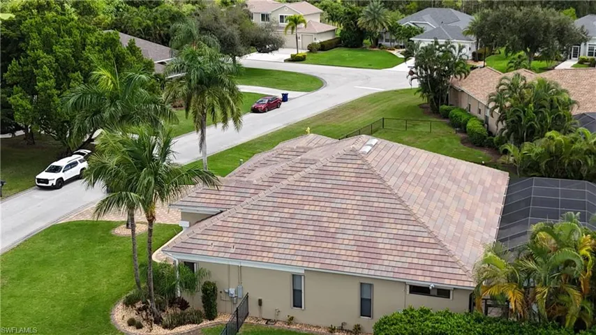 Birds eye view of property