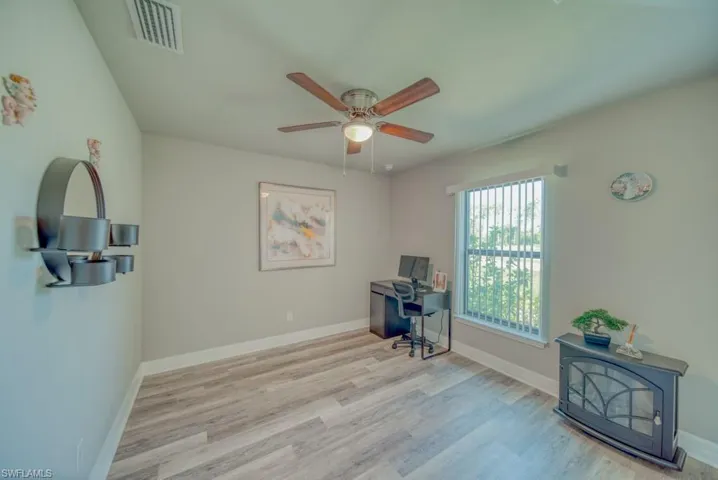 520 Wilmington Pkwy, Cape Coral, Florida 33993