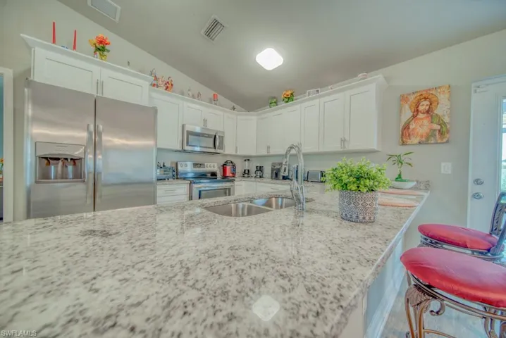 520 Wilmington Pkwy, Cape Coral, Florida 33993