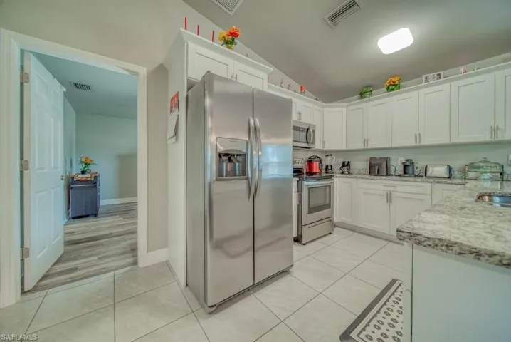 520 Wilmington Pkwy, Cape Coral, Florida 33993