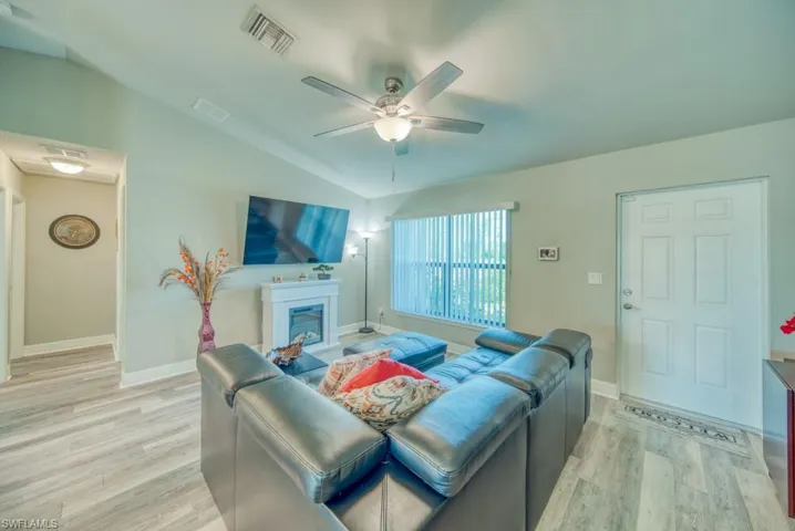 520 Wilmington Pkwy, Cape Coral, Florida 33993