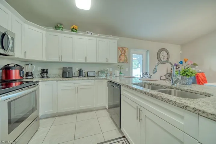 520 Wilmington Pkwy, Cape Coral, Florida 33993