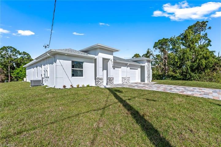 4714-4716  Douglas  LN, LEHIGH ACRES, FL 33973