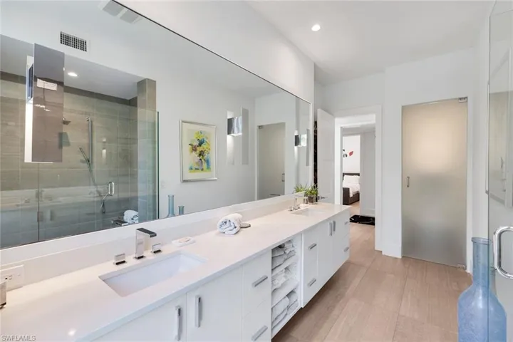 335  Banyan  BLVD, Naples, FL 34102