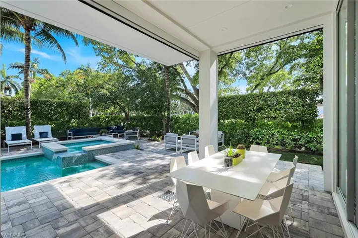 335 Banyan Blvd 4, Naples, Florida 34102