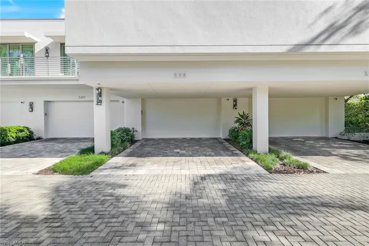 335  Banyan  BLVD, Naples, FL 34102